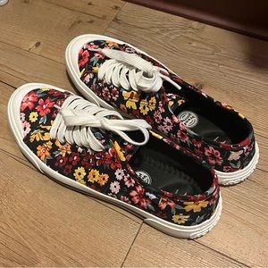 Rocket dog, floral tennies